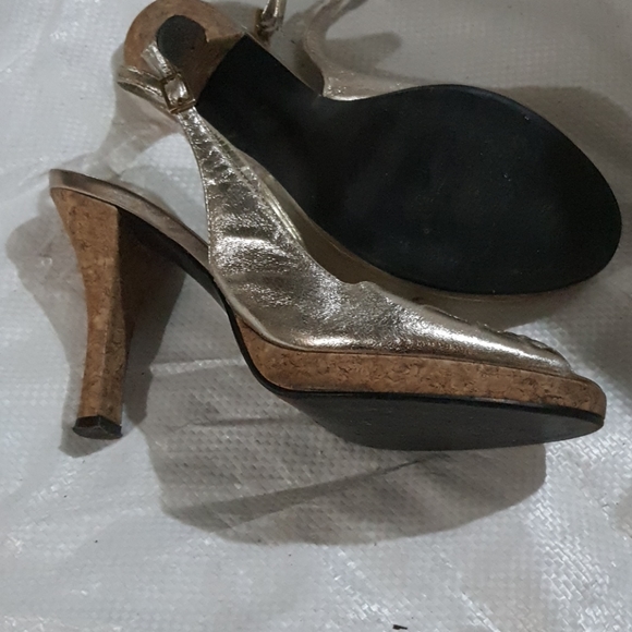 Gold sandles - Picture 2 of 4